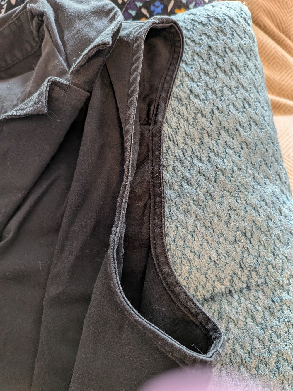 Van Heusen Sleeveless Button-Down Shirt in Black - Picture 5 of 7